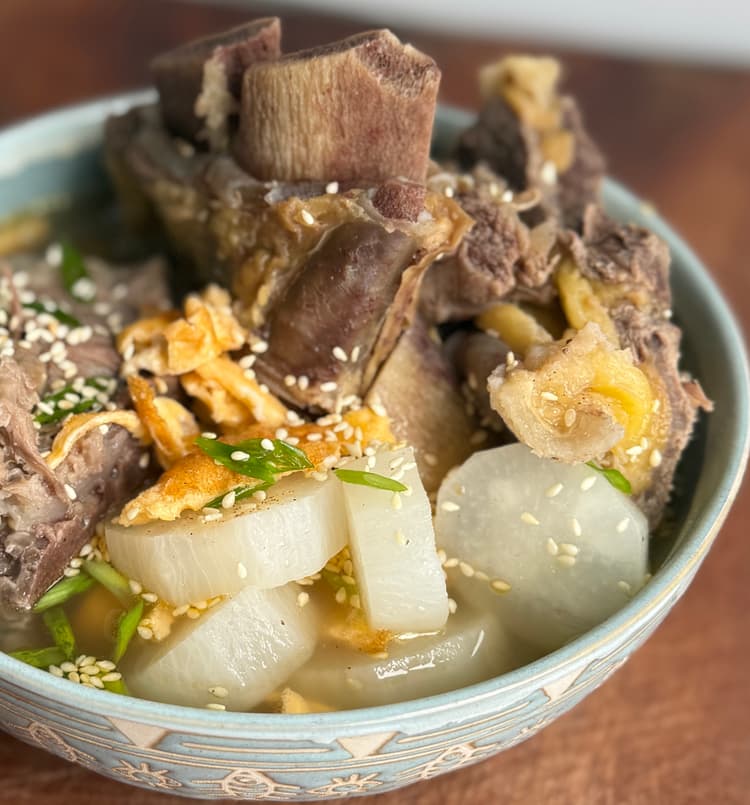 Korean Beef Short Rib Soup (Galbitang - 갈비탕) Canh Sườn Bò Hàn Quốc 🍲🇰🇷 